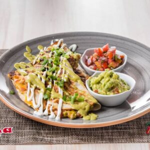 Gringas de pollo con aguacate y chismol (orden de 2)